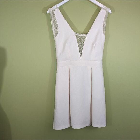 BCBG Generation dress white mini lace deep v sleeveless 6 - Picture 7 of 7